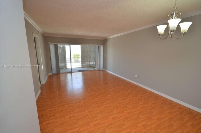 Building Photo - 7980 N French Dr