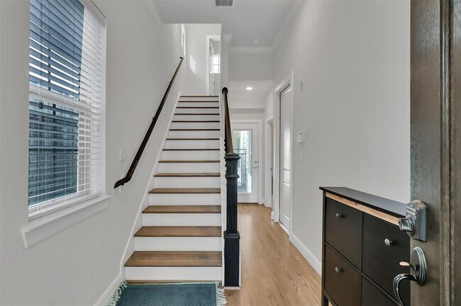 Foto del edificio - 1032 W 26th St