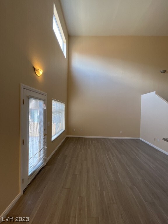 Foto del edificio - 4915 E Russell Rd