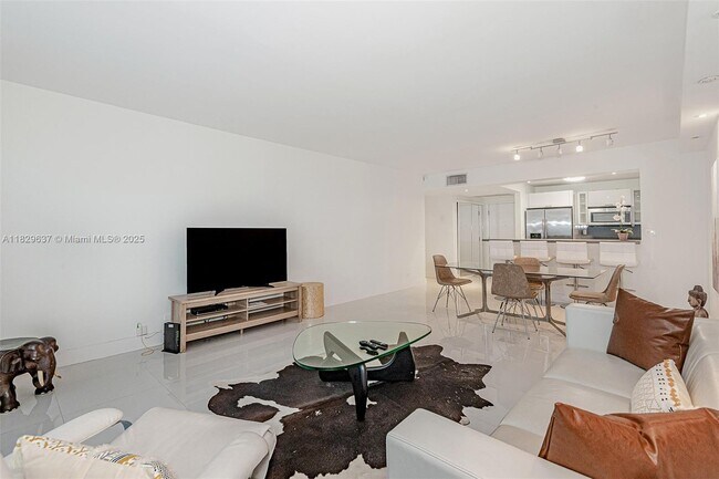 Building Photo - 2301 Collins Ave