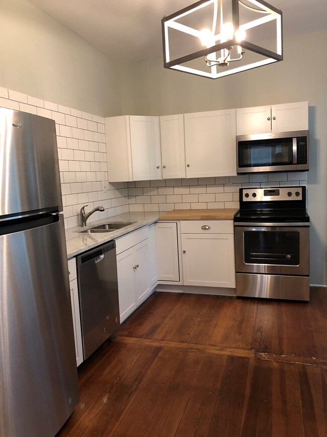 Foto del edificio - 824 Earl Garrett St