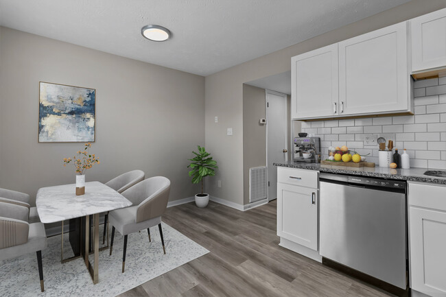 Restaurante Azalea preparado - Elizabeth Street Townhomes