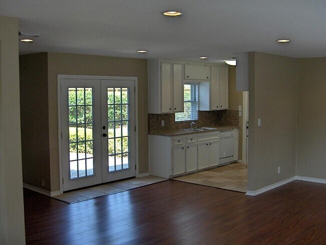Building Photo - 5402 Pagewood Ln