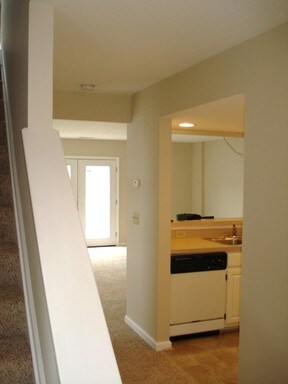 Building Photo - 633 Lakeview Dr N