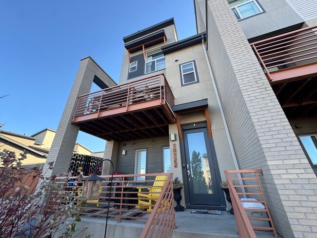 Luxury Lone Tree Living - Luxury Lone Tree Living House