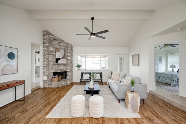 Foto del edificio - 16302 Bates Cove