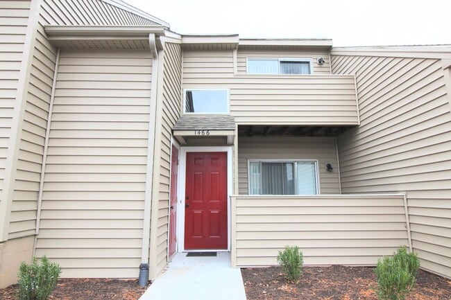 Photo - 1466 Bradley Dr Apartment