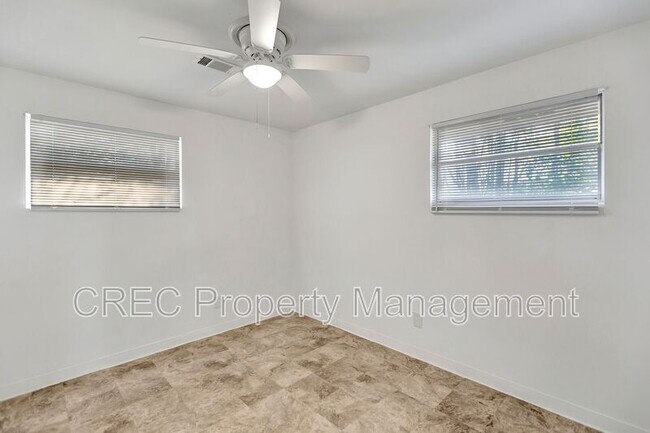 Building Photo - 1639 Memminger Ave