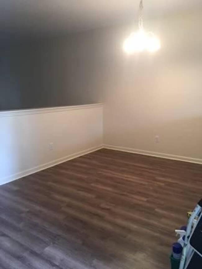 Building Photo - 4621 McClelland Dr