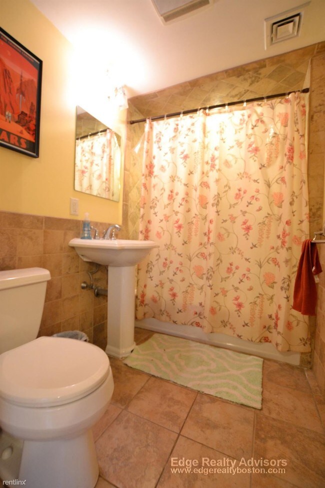 Foto del edificio - 5 br, 2.5 bath Apartment - 32 Arden St # 2DB