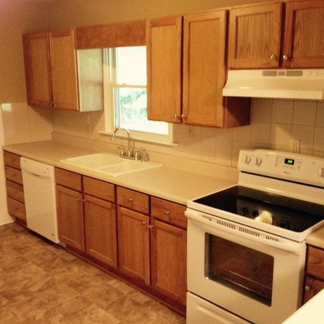 Building Photo - 2307 Queen Ridge Dr