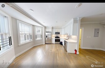 Building Photo - 79 Linden St