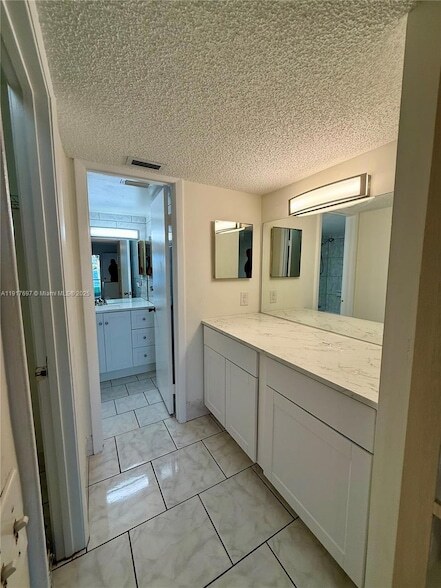 Building Photo - 1303 S Liberty Ave