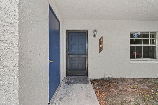 Foto del edificio - 2290-2296 Fox Hollow Dr.
