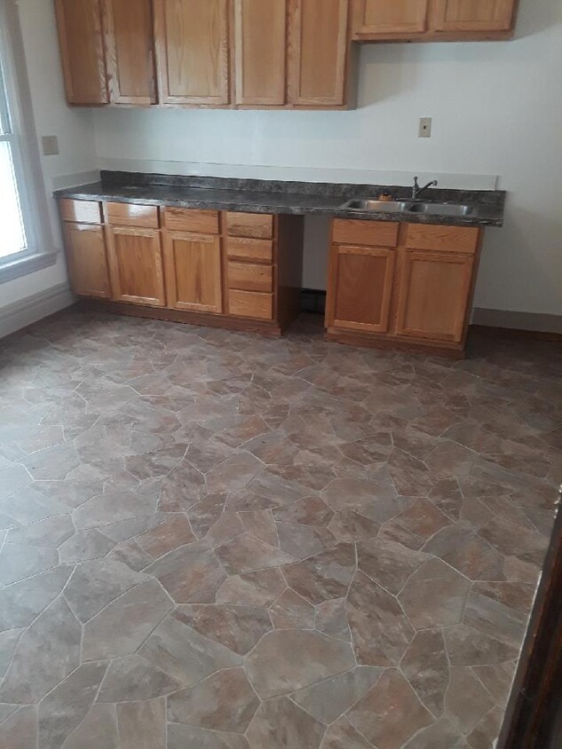 Kitchen area - 315 Aurora Ave