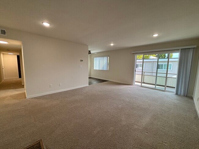 Foto del edificio - Midtown Apartments