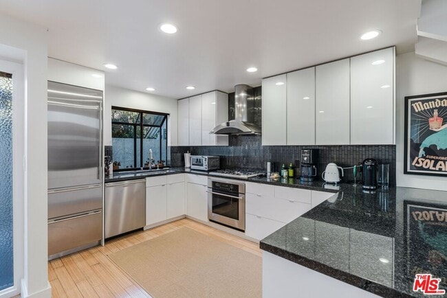 Building Photo - 940 14th St