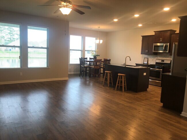Foto del edificio - 39375 Legacy Oaks Ln