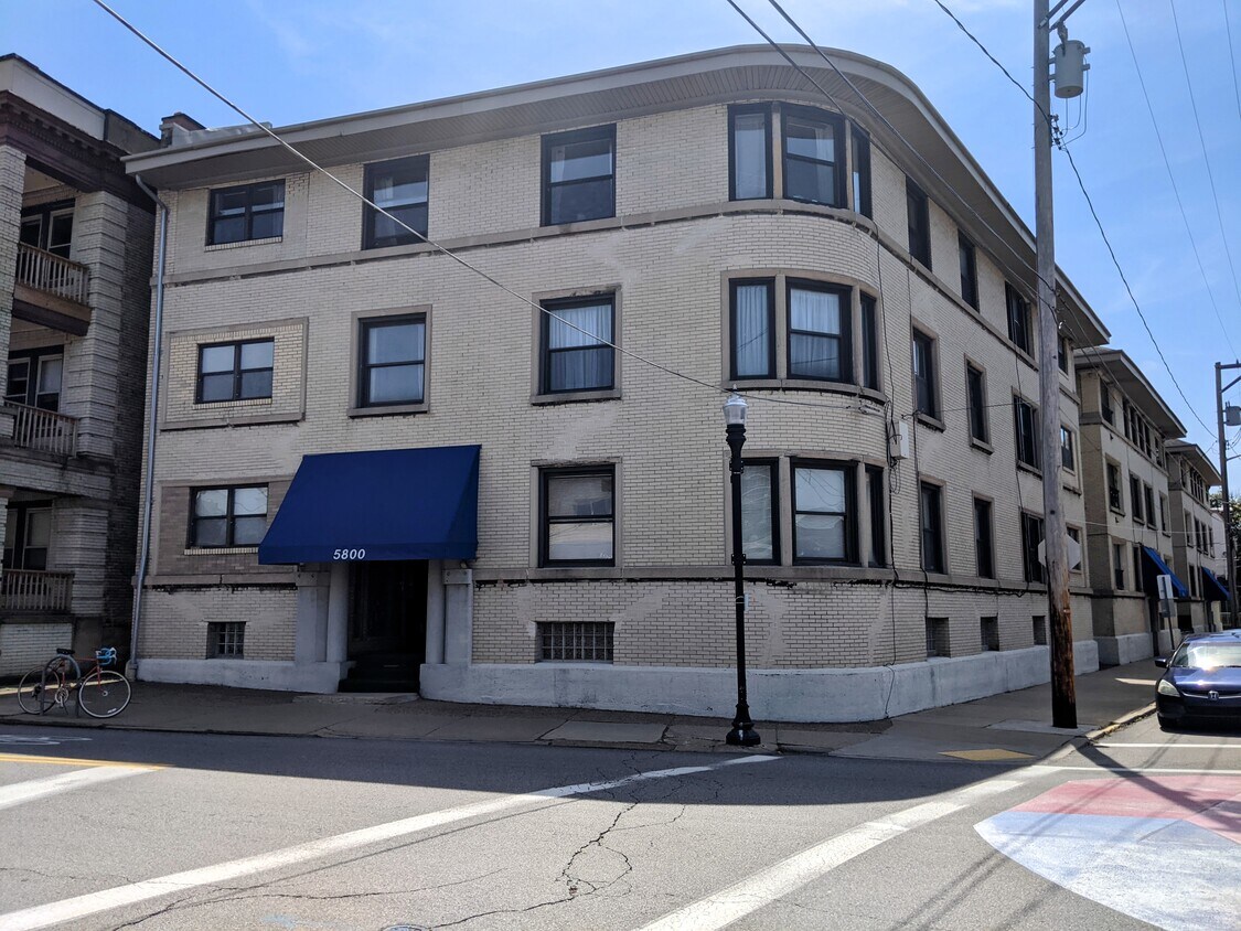 Foto principal - 5800 Ellsworth Ave