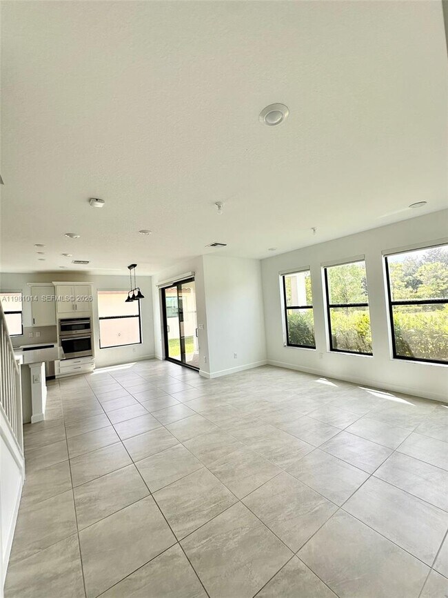 Building Photo - 3265 Dunning Dr