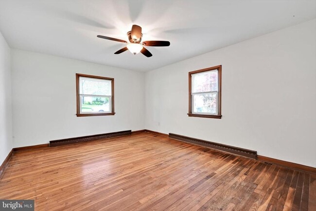 Building Photo - 27 Roselle Ave