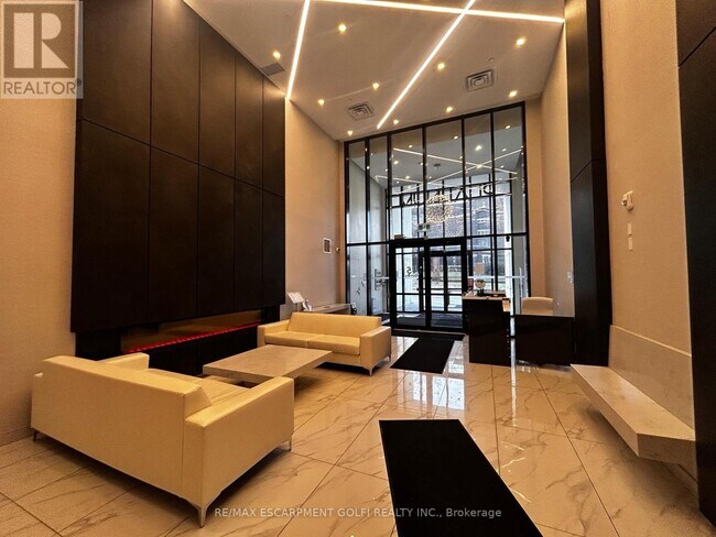 Photo du bâtiment - 15 Queen St S