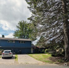 Building Photo - 2713 Wilderness Dr SE