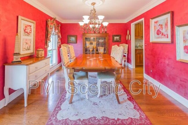 Foto del edificio - 605 Hidden Forest Dr