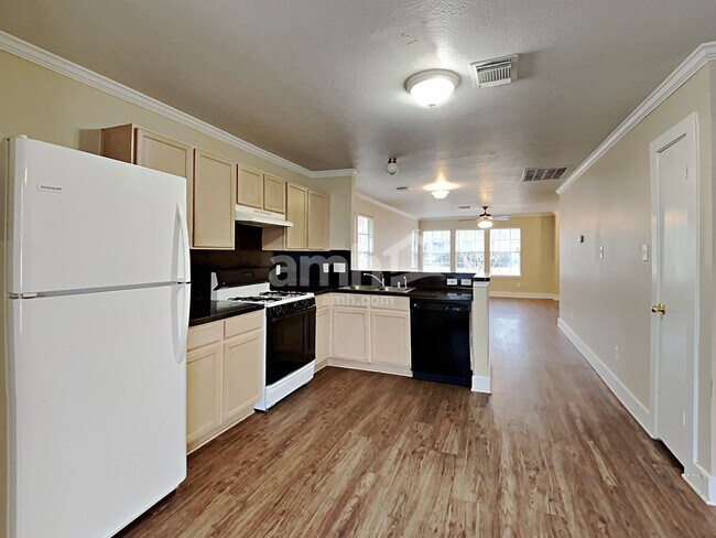 Building Photo - 18722 Atasca Oaks Dr