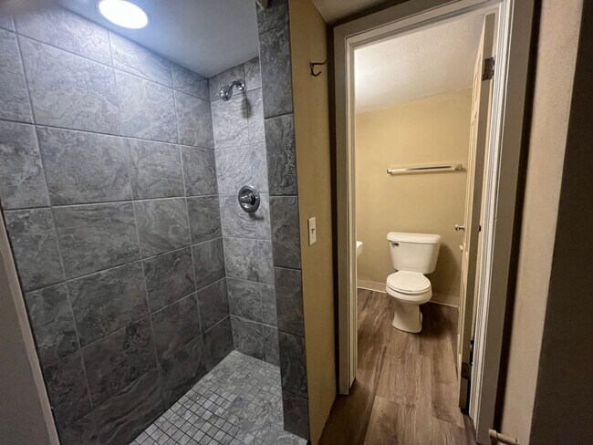 Foto del edificio - 474 Herschel St