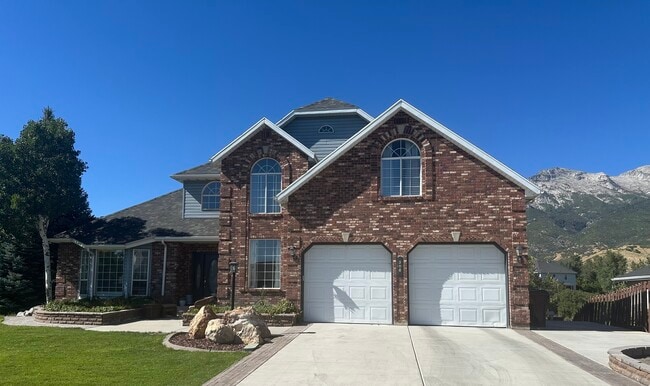 Building Photo - 308 Hillside Cir