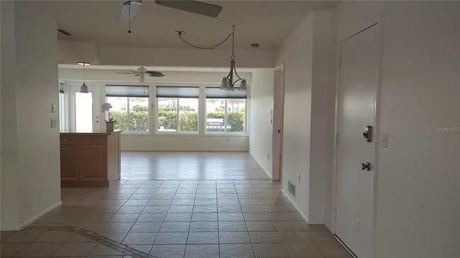 Foto del edificio - 570 Circlewood Dr