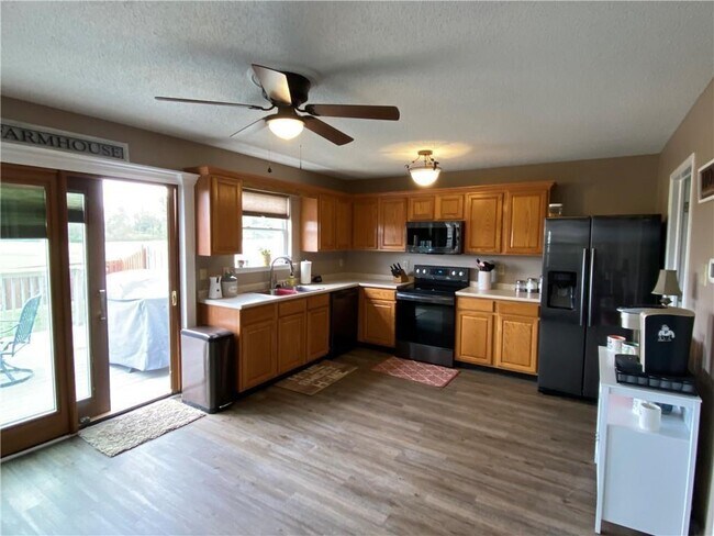 Foto del edificio - 14754 Fawn Hollow Ln