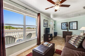 Building Photo - 1303 Gulf Dr S