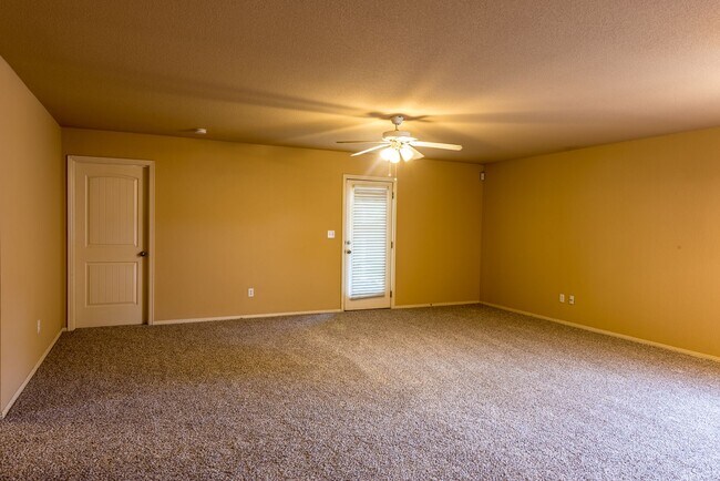Building Photo - 4334 Pecan St, Fayetteville, AR 72704
