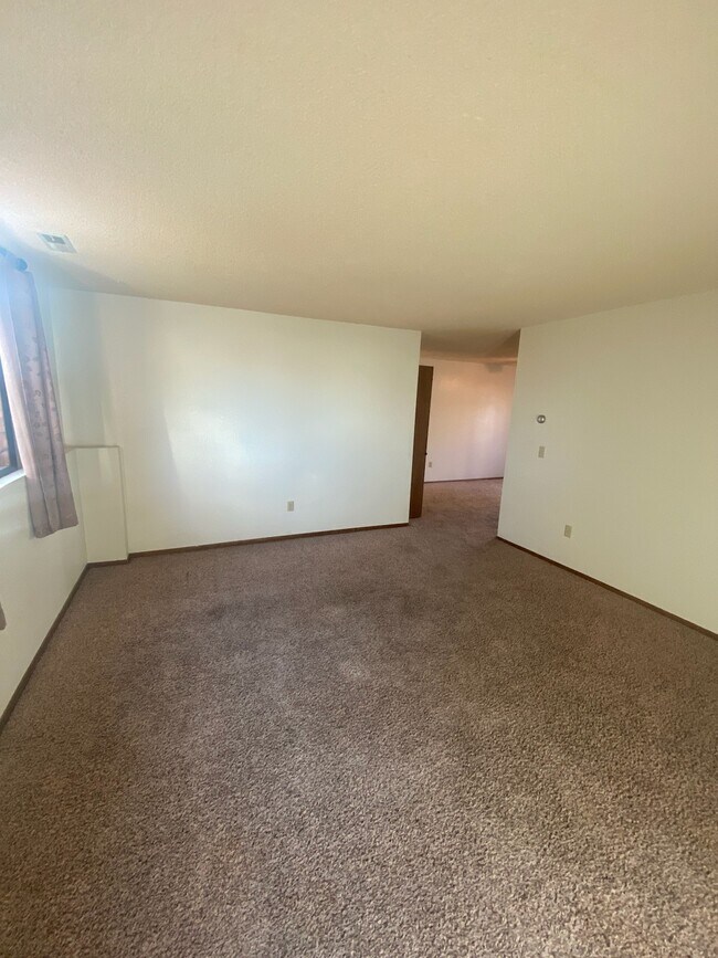 Building Photo - 337 Aristocrat Dr