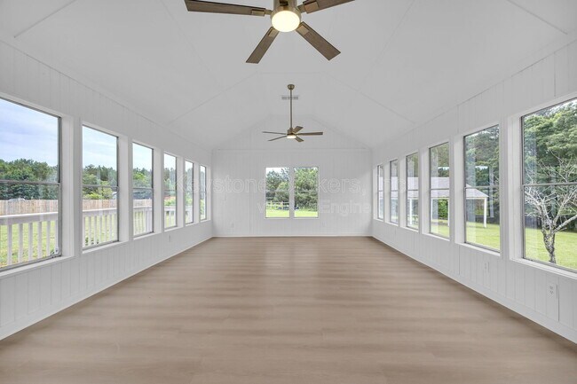 Foto del edificio - 2341 Wall Rd