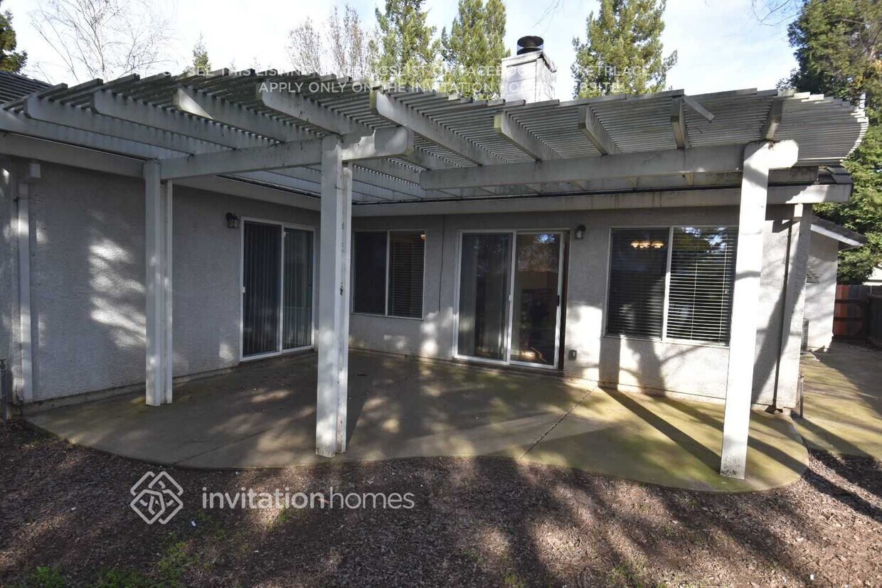 Building Photo - 2522 Drummond Dr