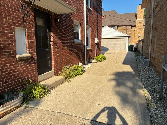 Side entrance - 4306 N Stowell Ave