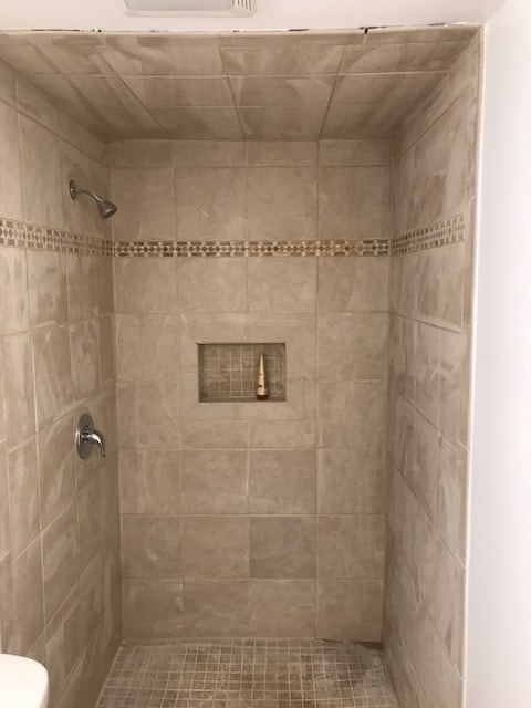 shower - 502 E Broadway St