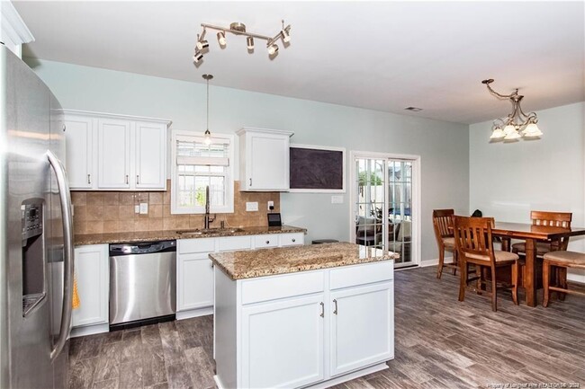 Building Photo - 248 Wedgefield Dr