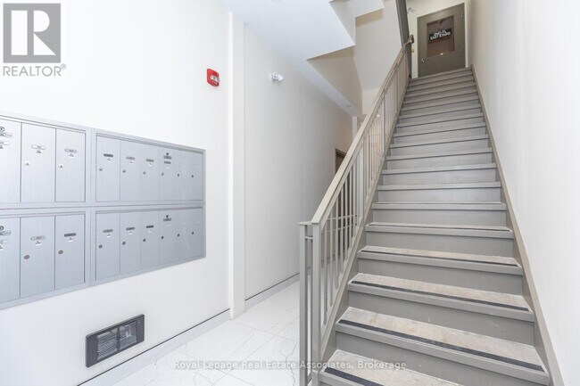 Photo du bâtiment - 1000 Bathurst St