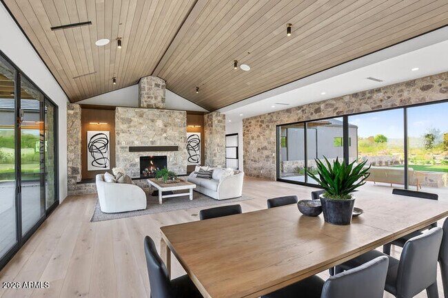 Foto del edificio - 9067 E Rimrock Dr