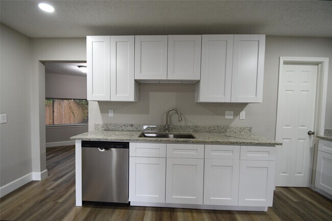 Foto del edificio - 8535 Tilgham St