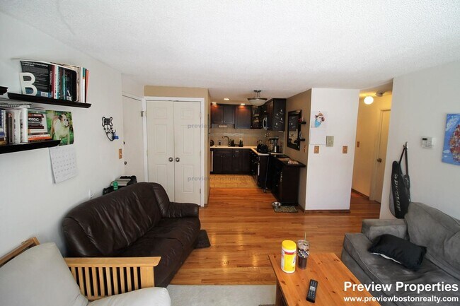 Foto del edificio - 280 Corey Rd