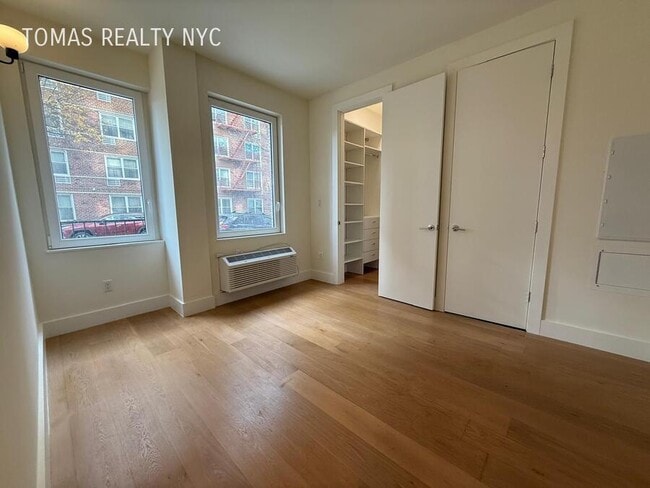 Building Photo - 3103 Sedgwick Ave