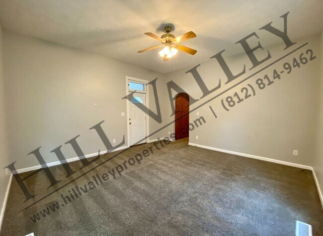 Building Photo - Two Bedroom Bungalow