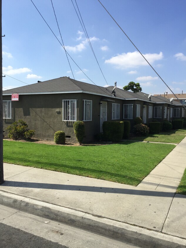 6903 Walker Ave Unit B, Bell, CA 90201 Apartments in Bell, CA