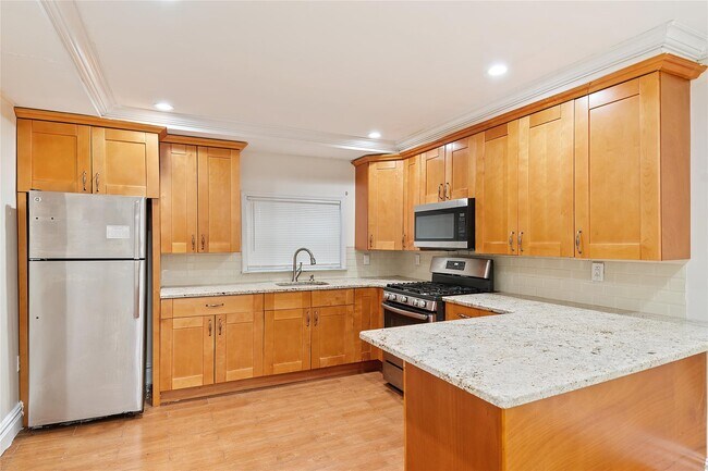 Foto del edificio - 4392 Carpenter Ave