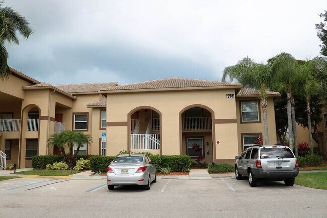 Foto del edificio - Available 8.10.2024 - 2Bed/2bath + Den in ...